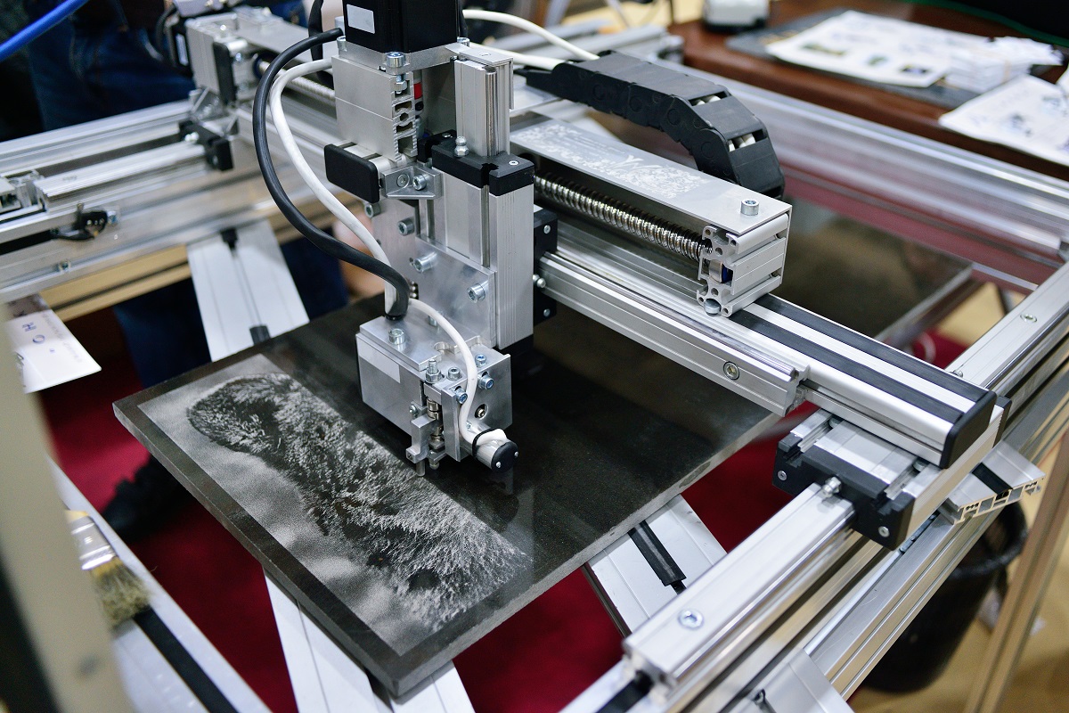6 Top Benefits of Laser Machines to Sign Making Businesses | Pop Polling