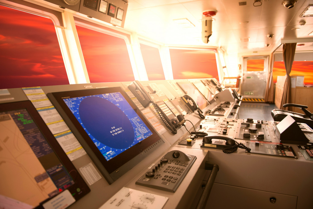Bridge of a large ship showing different instruments required for navigation.