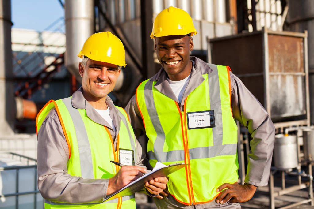 5 Tips to Ensure Workplace Safety in Industrial Facilities - Pop Polling